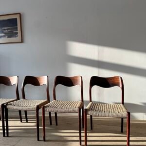 Niels Otto Møller Model 71 Rosewood Paperchorded