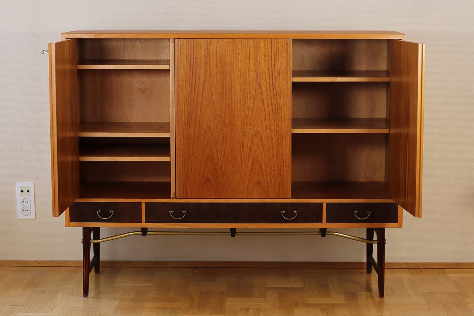 Oscar Edv. Ekelunds Snickerifabriks Ab Virserum Sideboard - Image 3