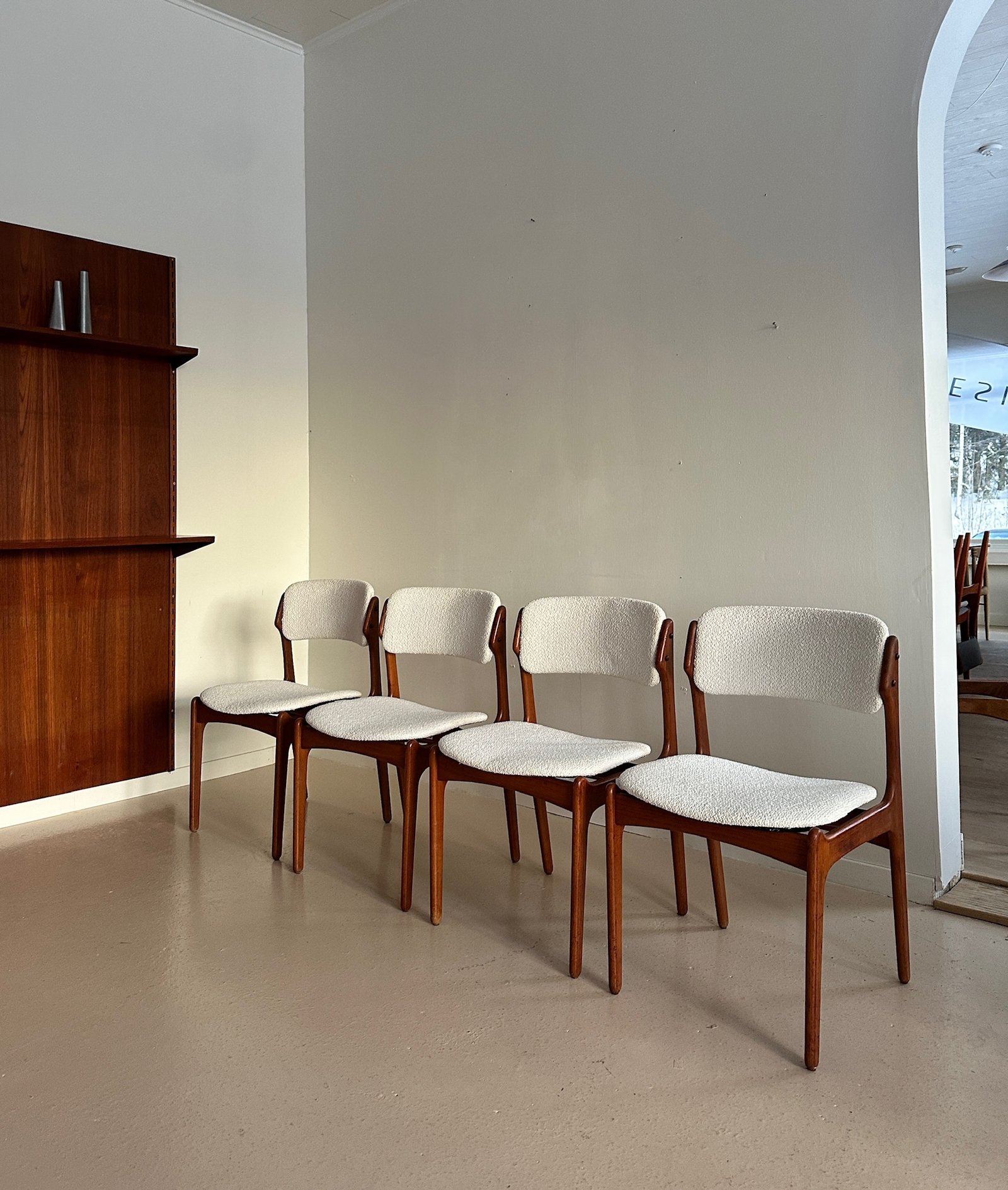 Erik Buch model 49 by Odense Møbler (set)