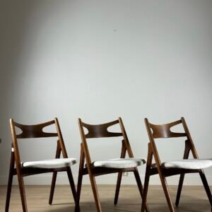 Hans J. Wegner CH29 by Carl Hansen & Søn Oak