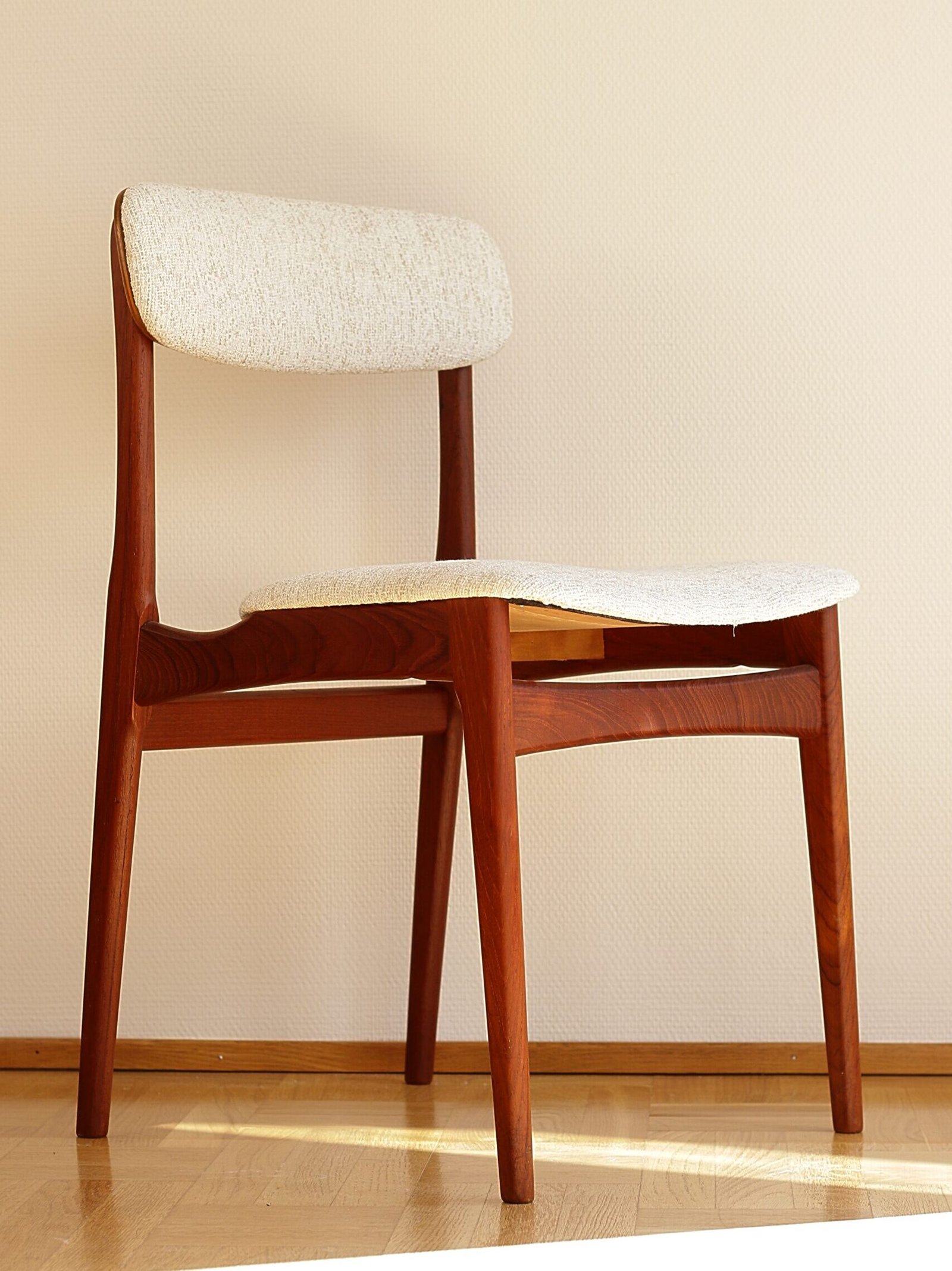 Thorsø Møbelfabrik by B. Rasmussen chairs