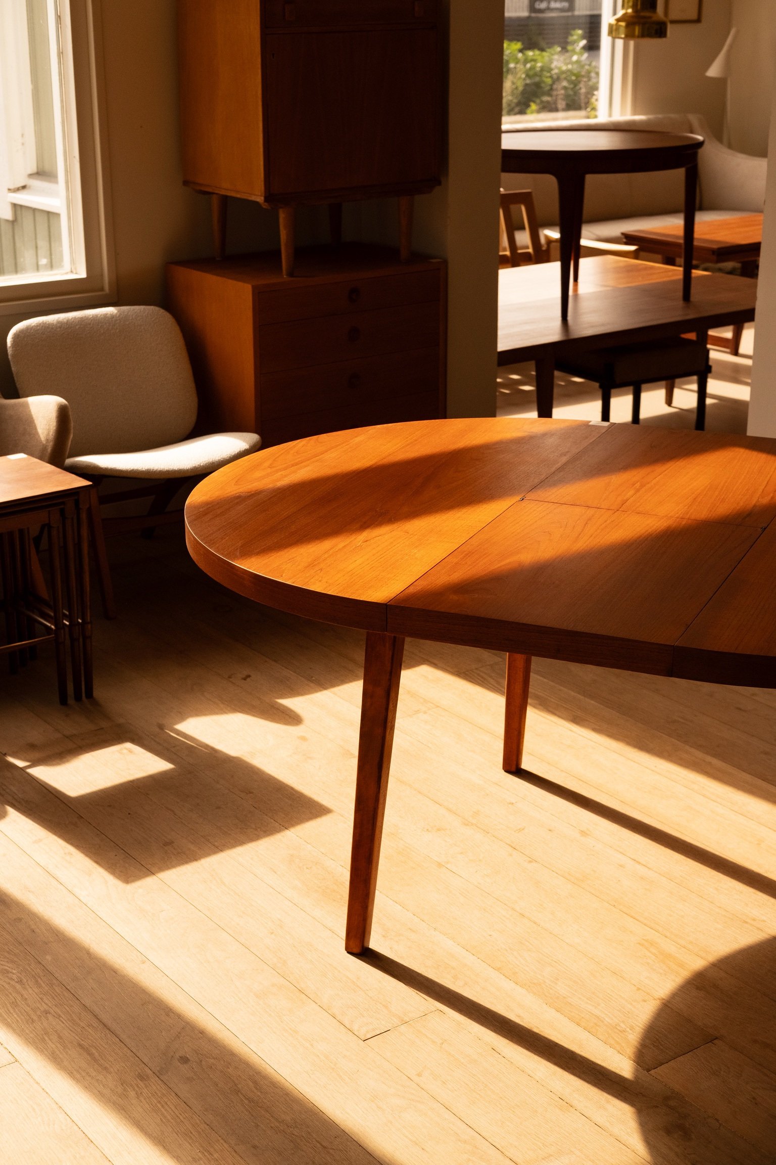 Finnish Round Extendable Teak Dining Table - Image 3