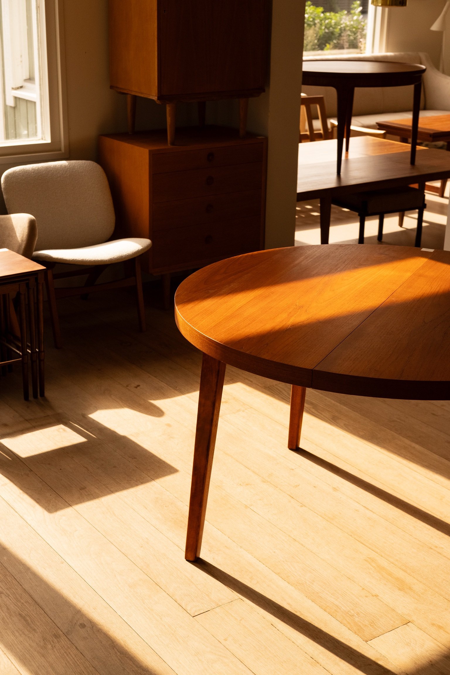 Finnish Round Extendable Teak Dining Table - Image 8