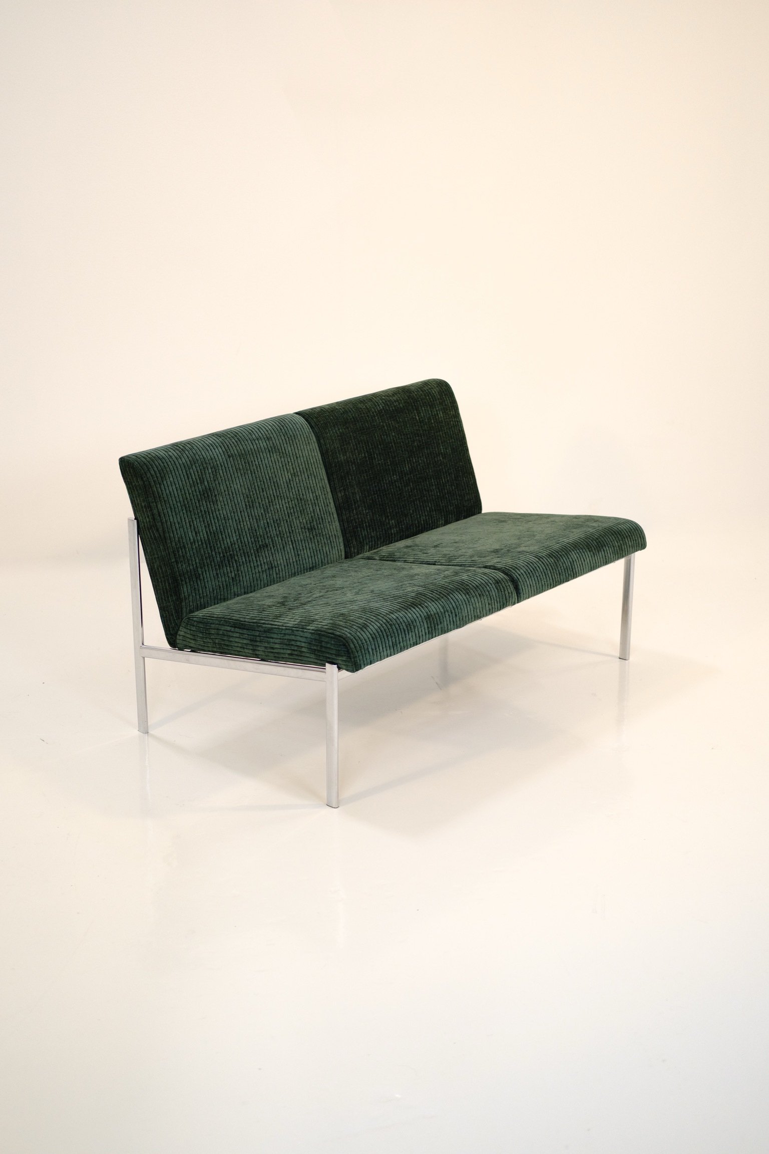 Ilmari Tapiovaara Artek ’Kiki’ Sofa