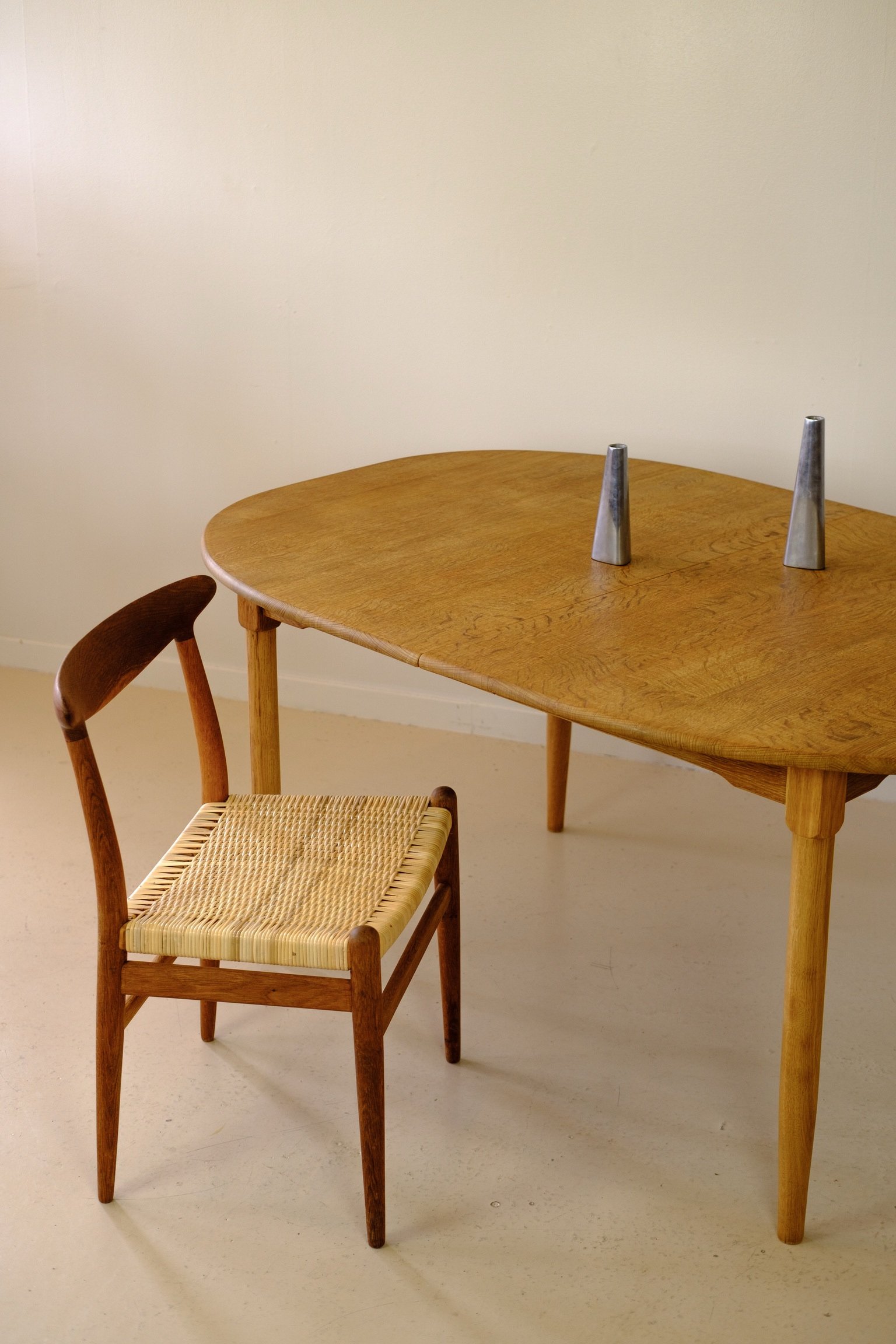 Hans J. Wegner W2 by C.M. Madsen